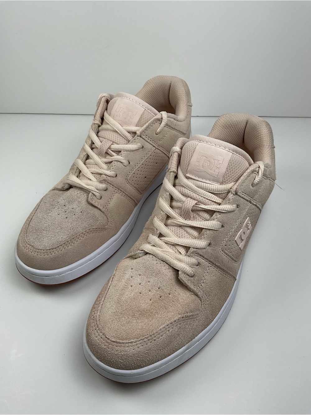 DC Manteca 4 Women’s Size 10 Beige Suede Skate Sneakers Casual Shoes - Picture 2 of 12